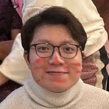 Tom Vu's Instagram, Twitter & Facebook