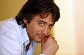 Sezon finali yaparak ekim ayına kadar. Usta Sanatci Cuneyt Arkin In Oglu Murat Arkin Kardeslerim Dizisinde Magazin Haberleri