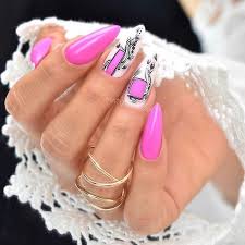 Las uñas acrílicas puedes llevarlas con una longitud mediana, que te da muchas posibilidades para ponerte creativa con el diseño. Unas Acrilicas 2019 Tendencias Colores Neon Decorados De Unas