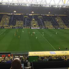 Borussia dortmund yorkshire fan club. Bvb Dortmund 300 Fans Zum Derby Im Stadion Zugelassen