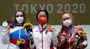 China won the first gold medal on the track at the tokyo olympics on monday, beating germany in the women's team sprint final. China S Yang Wins First Gold Medal At The Uneasy Tokyo Olympics Eminetra Canada