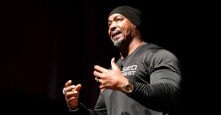 Eagles great Brian Dawkins humbly thrills and inspires in Pfleeger | Rowan  Today | Rowan University