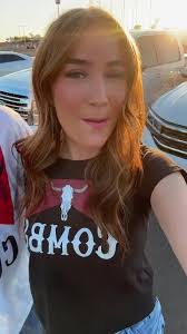 Tessa Chadwick's Instagram, Twitter & Facebook