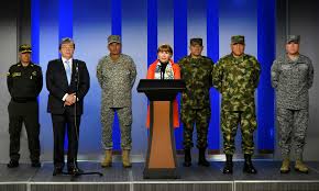 Defensa de colombia — saltar a navegación, búsqueda la defensa de colombia de acuerdo con la constitución de cúcuta que fue aprobada durante el congreso de la villa del rosario de cúcuta el 30 de agosto de 1820, creó dentro de un solo ente administrativo, la… … Declaracion De Los Ministros Del Interior Alicia Arango Olmos Y De Defensa Nacional Carlos Holmes Trujillo Sobre Decreto De Medidas Transitorias En Materia De Orden Publico