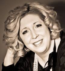 Anna Hornyak's Instagram, Twitter & Facebook