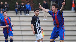 Born march 2, 2000 in petra, a town in mallorca, mateu jaume morey bauzá has slowly made his ascent through the ranks at la masia after moving from mallorca's. Another La Masia Exit As Full Back Mateu Morey Joins Bayern Munich
