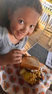 Brandi Bean's Instagram, Twitter & Facebook