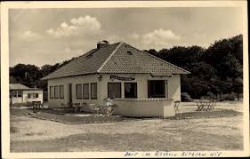 The shallow water and clean sandy beach is ideal for families and couples who want a more tranquil stay away from the hustle and bustle of salou. Ansichtskarte Postkarte Hohwacht In Schleswig Holstein Akpool De