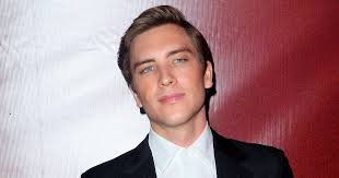 House of cards and then two seasons of american horror story, apocalypse and 1984. Acs Versace S Cody Fern Is Getting A Role On House Of Cards