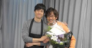 西島秀俊 内野聖陽がハグ きのう何食べた メイキング映像公開 シネマトゥデイ 内野聖陽 西島 男優