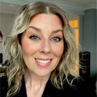 Monique Nielsen's Instagram, Twitter & Facebook