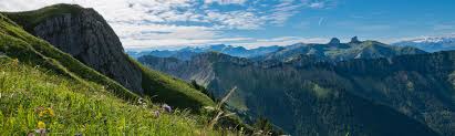 Rochers de naye hike takes you to a summit near above montreux that has arguably the best view of lake geneva. Rocher De Naye My Swiss Adventure Indonesia