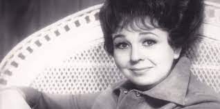 The legendary actress passed away saturday in burbank, ca. Qoygi0vi Khqtm