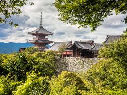 The recommended ways to fushimi inari shrine from kiyomizu temple is (1) by walk + keihan railway or (2) by bus + keihan railway. Tokyo To Kyoto 1 Day Tour By Shinkansen With Fushimi Inari Kiyomizu Dera Visit Tours Activities Fun Things To Do In Tokyo Japan Veltra