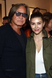 The two haven't married yet, though, according to shiva's words, she expects to become mohamed's third wife in the near future. Model 25 Behauptet Ich Hatte Affare Mit Gigi Hadids Dad Promiflash De