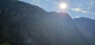 Om sommeren er det mulig å reise med bilferje på lysefjorden. Foto Galerie Kjerag Lysebotn Camping Resort Norwegen