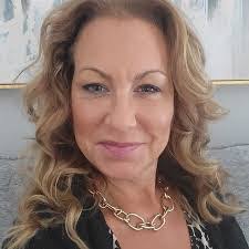 Colleen Kyle's Instagram, Twitter & Facebook