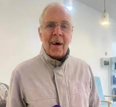 Thank you to Tutu for writing a very nice obituary for Brian which appeared  in the Honolulu Star-Advertiser today. We're looking forward to seeing a  whole bunch of friends and family for