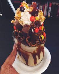 Gilded Buns On Instagram Presenting The Its Showtime Baby Our Most Coveted Loaded Vanilla Caramel Milkshake I Halal Food Festival Yummy Treats Milkshake