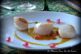 Saint Jacques Sauce Legere Au Fruit De La Passion Et Grenade La Medecine Passe Par La Cuisine