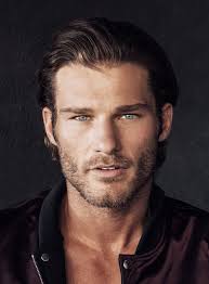 Nic Thompson's Instagram, Twitter & Facebook