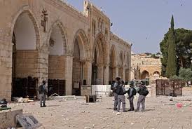 This masjid is called qibli as it is located nearest to the qiblah, the direction of prayer. Yhtxb5ir O4rm
