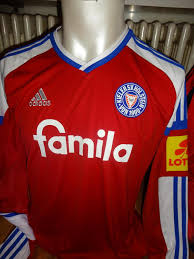 80,920 likes · 1,813 talking about this. Holstein Kiel Away Baju Bolasepak 2015 2016