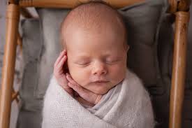 Hey everyone 😄 I'm a self taught 25 year old artist and id love to know  your thoughts