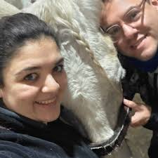 Buenas noticias manada!!! #Nevada ya no esta con signos de #colico y ya se  siente mejor 🐴✨️ 🩺Esta semana la mantendremos cerquita en observacion y  con modificaciones en su dieta, hasta que