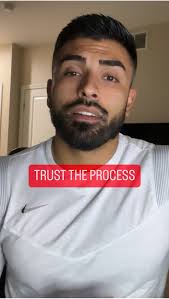 Arnold Macias's Instagram, Twitter & Facebook