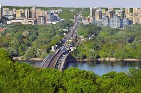 Estos cambios generalmente son causados para. Hermoso Paisaje Urbano De Primavera La Capital De Ucrania Kiev Nuevo Puente A Traves Del Dnieper Vagones De Metro Fotos Retratos Imagenes Y Fotografia De Archivo Libres De Derecho Image 41892937