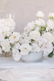 A classic southern plantation wedding set in charleston, south carolina with blush pink bridesmaids dresses and all white flowers. White Light With Vera Wang Wedgwood Wedding Style Inspiration Green Wedding Flowers Wedding White Flowers