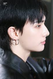 Hyunjin departure for milan🛫