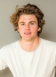 Abe Elliott's Instagram, Twitter & Facebook