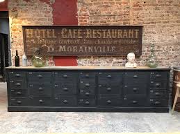 Laissés dans leur jus ou remis au goût du jour, ils éveillent chez leurs nouveaux propriétaires un séduisant sentiment de nostalgie. Meuble De Metier A Tiroirs Xxeme Le Marchand D Oublis