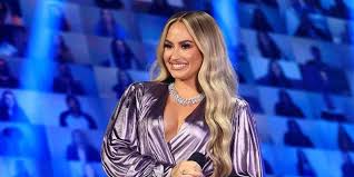 Demi lovato is an international icon and we cannot wait for her to host the 2020 e! Demi Lovato Jokes About Getting Unengaged To Max Ehrich