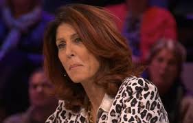 Roxeanne hazes, die ondanks monique's breuk met andré hazes jr. Andre Kiest Zijde Zus Roxeanne Hazes Daagt Moeder Rachel Voor Rechter