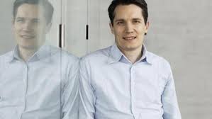 Jones) vor der tür stehen und bei ihm einziehen wollen! Samwer Bruder Der Nachste Angriff Der Klonkrieger