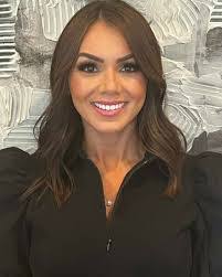 Deborah Mancini's Instagram, Twitter & Facebook