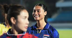 Golden Boot winner Natalie Olson to head overseas next season