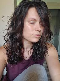 L'ange Trois Chic Hairspray is so versatile! Light for a soft hold, medium  for styling, and heavy for a firm hold! Grab yours here 👉🏻👉🏻  http://t.ibwow.com/SH36G • I used the medium hold