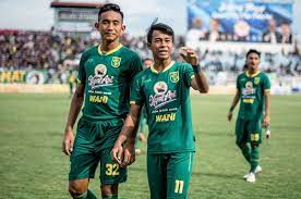 Siaran langsung persebaya vs persik kediri juga bisa disaksikan lewat saluran televisi indosiar dan live streaming vidio.com. Piala Menpora 2021 Diwarnai Kartu Merah Persebaya Vs Persik Sama Kuat Pada Babak Pertama Bolasport Com