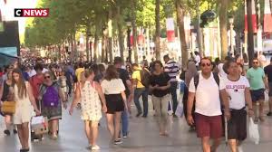Presque chaque jour de l'annã©e, une journã©e mondiale commã©more un peuple, une cause, un objet ou une discipline. Ce Mardi C Est La Journee Mondiale De L Amitie Youtube
