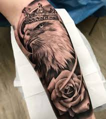 Lion with bavarian crown tattoos. Art Amazing Artist Salvador Tattoo Goteberg