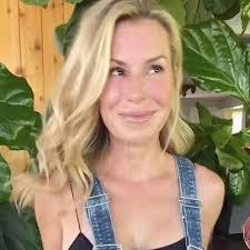 Kimberley Ward's Instagram, Twitter & Facebook