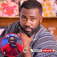 Strongman needs to appreciate Sarkodie for doing this for him. Full video: