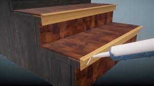 Eine treppe mit laminat verkleiden. Treppe Mit Laminat Oder Parkett Neu Belegen Treppenrenovierung Mit Renoprofil Alte Holztreppe Youtube