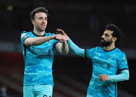 يعد صلاح بالفعل بمثابة بطلا قوميا في مصر. Ù…Ø­Ù…Ø¯ ØµÙ„Ø§Ø­ ÙŠÙ†Ø§ÙØ³ Ù…Ø§Ù†ÙŠ ÙˆØ¬ÙˆØªØ§ Ø¹Ù„Ù‰ Ø¬Ø§Ø¦Ø²Ø© Ø¬Ø¯ÙŠØ¯Ø© ÙÙŠ Ù„ÙŠÙØ±Ø¨ÙˆÙ„ ÙŠÙ…ÙƒÙ†Ùƒ Ø§Ù„ØªØµÙˆÙŠØª Ø§Ù„Ù…ØµØ±ÙŠ Ø§Ù„ÙŠÙˆÙ…