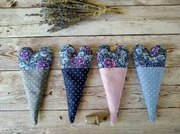 Cut some ribbon to the size of the hanging loop you want to make. How To Make Lavender Sachets For The Perfect Garden Gift