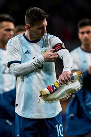Madrid Spain March 22 Leo Messi Of Argentina Adjusts His Captain Armband Prior To The International Friendly Mat Lionel Messi Family Leo Messi Lionel Messi